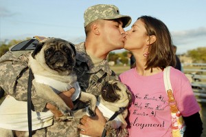 paar mit mops, The U.S. Army©Flickr